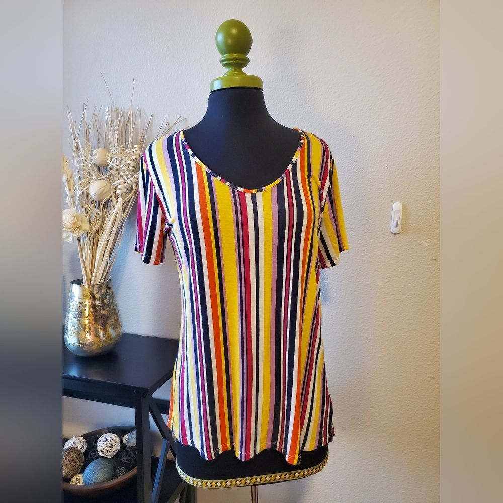 🌈 Radiant Stripes Galore: LuLaRoe The Perfect Tee - Size L 🌟